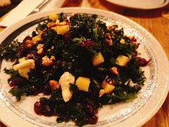 羽衣甘蓝蔓越莓洋葱芝士沙拉-SMOKI & CO(五大道店)