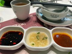 -洪氏嗨捞·广东猪肚鸡·椰子鸡火锅(西咸万象城店)