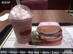 猪柳蛋和朱古力奶昔-FATBURGER 特富客汉堡(外交公寓店)