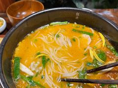 -银米·云南传统过桥米线(双廊黑金冠店)