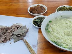 -小朱羊肉面馆(周东路)