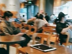 大堂-星巴克(大宁店)