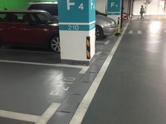 -龙湖虹桥天街-停车场