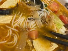 -蒙自源米线大王(东站店)