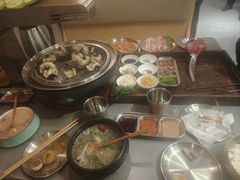 -围炉肉舍•炭烤活鳗•丹东海鲜烤肉(步行街店)