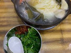 三鲜细米线-贵州沾水米线(学田湾店)