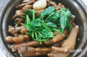 Spicy Ginger Chicken Feet Stew