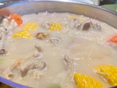 澳门鸡脚猪骨煲-官也街澳门火锅(新源里店)