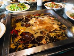 -张大胡子鱼头火锅酒楼(长益路店)