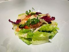 凯撒沙拉配温泉蛋-牛排家(北京长安街英皇集团中心店)