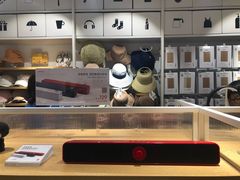 -名创优品(北京新中关购物中心地铁层店)