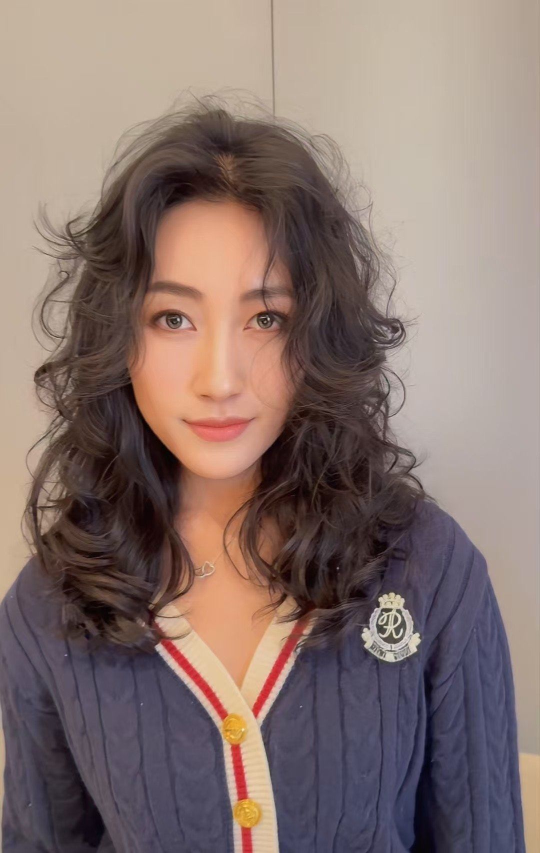也要找我烫头发的秘密哦蛋卷中长发烫发今日发型法式烫发\\n卷发