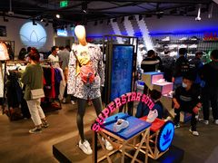 -阿迪达斯(武林银泰三叶草店)