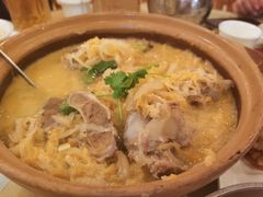 砂锅大骨头酸菜-鹤乡东北菜(崮山路店)