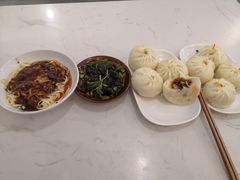 -李与白包子铺(桐梓林店)