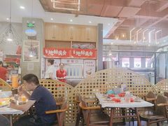 -肥肥虾庄·金牌油焖大虾(汉口城市广场店)