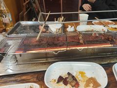 -哈尔滨小酒馆·鲜肉现穿自助烧烤(康新花园店)