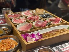 -青瓦炭韩潮烤肉(花园道店)