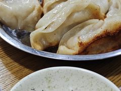 -黄阿姨锅贴大王(万航渡路店)