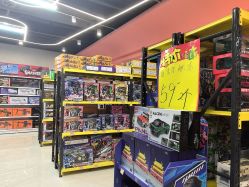 -卡通派潮品玩具折扣仓(青岛新城吾悦广场店)
