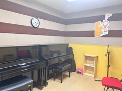 -柏斯音乐艺术中心·钢琴·吉他(上音店)