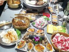 -围炉肉舍•炭烤活鳗•丹东海鲜烤肉(步行街店)