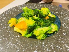 橄榄油炒西兰花-若蘭慈·无国界素食料理(欢乐海岸店)