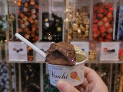 -VENCHI 闻绮(上海佛罗伦萨小镇店)