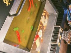-老牌坊云南鱼豆花火锅(哈西万达店)