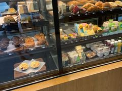 面包甜点陈列柜-星巴克(新达汇三林店)