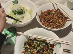 -绿草地·湘菜(酃湖师院店)