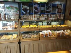 面包甜点陈列柜-百年义利(北兴路店)