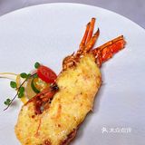 他说，如此浪漫的餐厅🌹以后只带我来