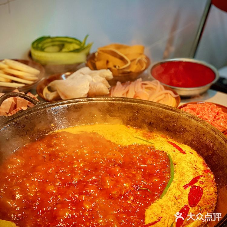 芈重山老火锅‖够辣够味够有风格