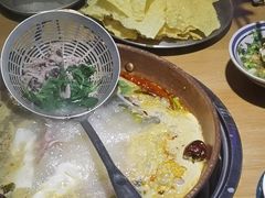 -洱火云南酸菜牛肉火锅(石景山当代商城店)