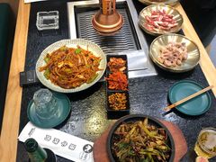 -臻牛烤肉