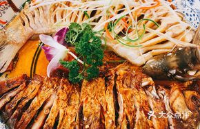 Signature Double-Flavor Wuchang Fish