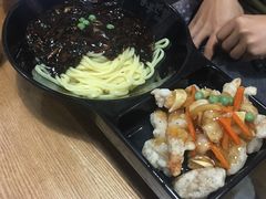 炸酱面-香港饭店0410(弘大店)