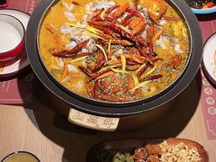 麻辣老坛酸菜鱼-山城外·非遗酸菜鱼(蜀都万达店)