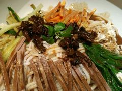 鸡丝凉米线-云海肴·汽锅鸡·云南菜(天山百盛优客店)