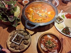 -野山舂·贵州现舂酸汤牛肉(鸿通城店)