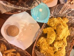 -BHC炸鸡(明洞总店)