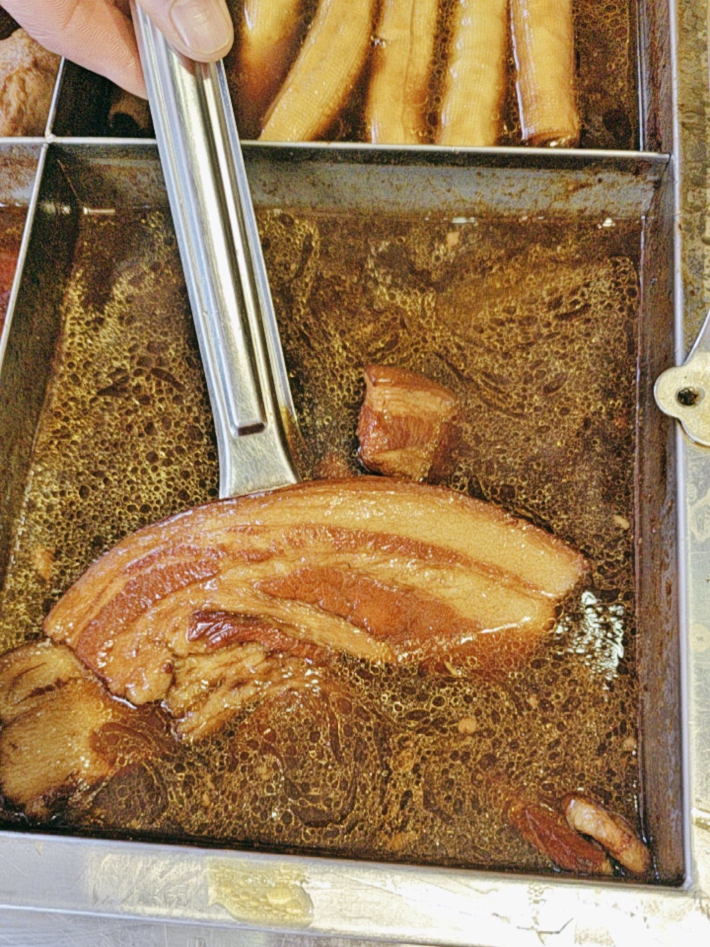 很好吃啊二板面的把子肉,非常软烂入味,肥