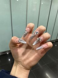 -丽心自助美甲美睫