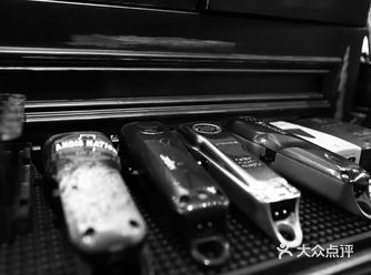 一起观赏武汉樱花盛开，在复工的期间