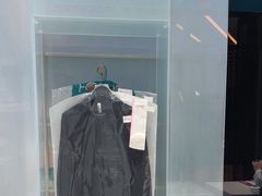 -福奈特洗衣洗鞋(宝华广场店)