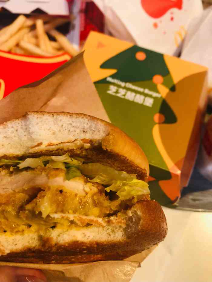 麦当劳(津湾广场店)-"这个新品,丸子92简直太坑了……汉堡夹几.