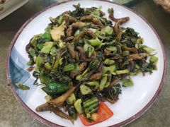 土咸菜炒山坑鱼仔-正宗鸡饭粤香酒家(朱村店)