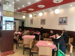 大堂-红宝石·鲜奶小方·海派西点房(南丹店)