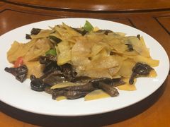 -吴记酱骨炖菜馆(康安路店)